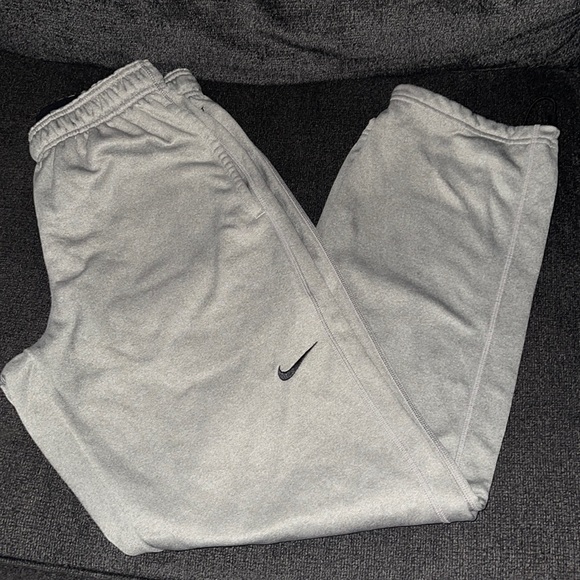 Nike gray sweatpants size medium - Picture 1 of 1